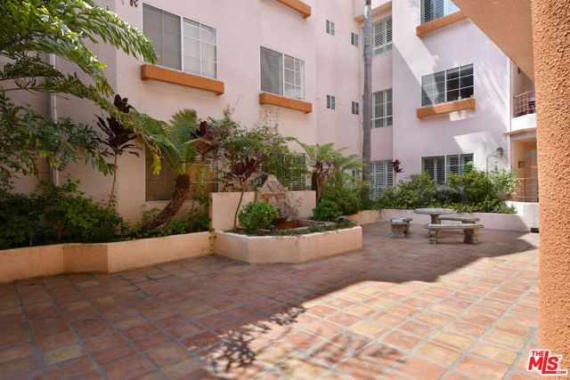 14570 Benefit Street 201, Sherman Oaks, CA 91403