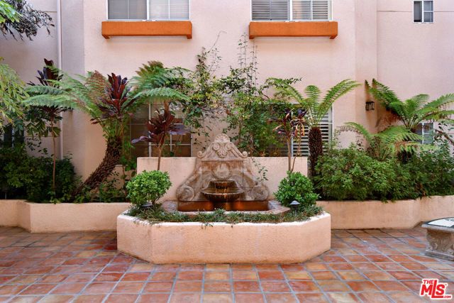 14570 Benefit Street 201, Sherman Oaks, CA 91403