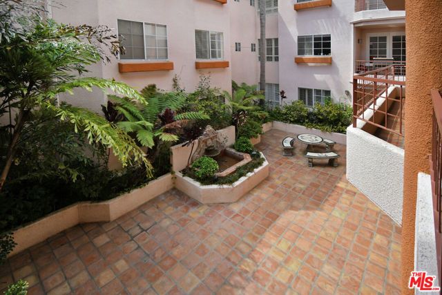 14570 Benefit Street 201, Sherman Oaks, CA 91403