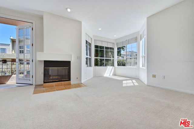14570 Benefit Street 201, Sherman Oaks, CA 91403