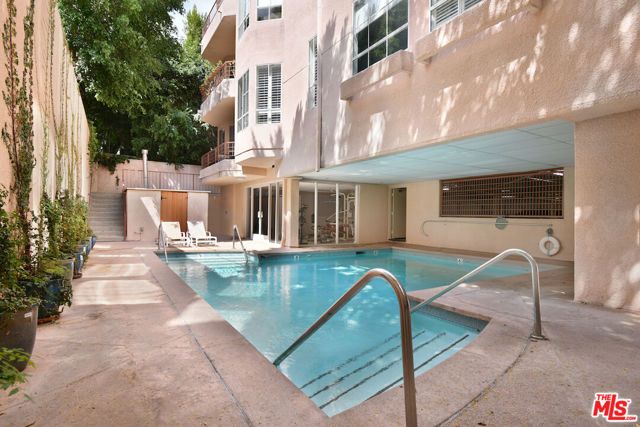 14570 Benefit Street 201, Sherman Oaks, CA 91403