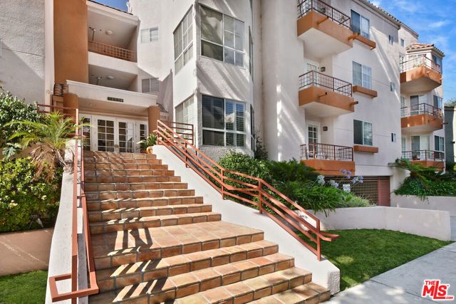 14570 Benefit Street 201, Sherman Oaks, CA 91403