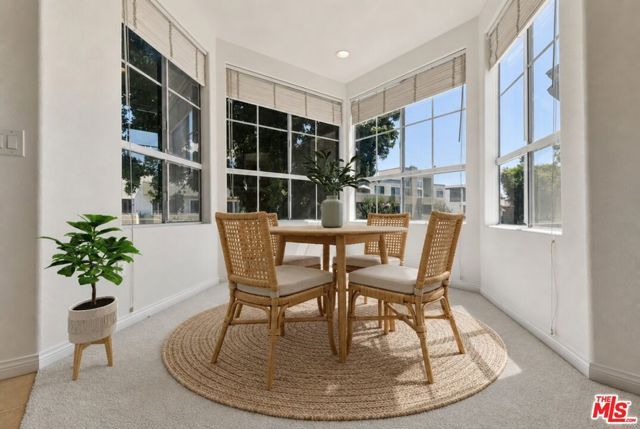 14570 Benefit Street 201, Sherman Oaks, CA 91403