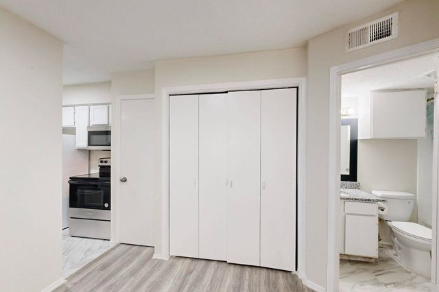 9520 Royal Lane 308, Dallas, TX 75243