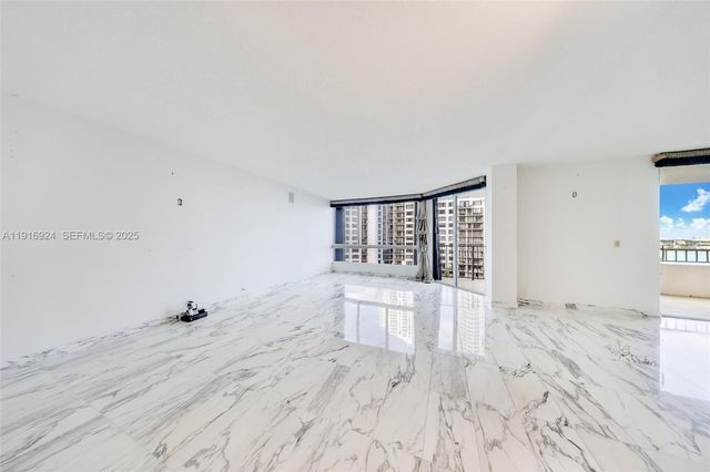520 Brickell Key Dr A1104, Miami, FL 33131