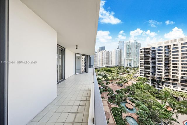 520 Brickell Key Dr A1104, Miami, FL 33131