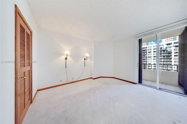 520 Brickell Key Dr A1104, Miami, FL 33131