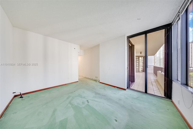 520 Brickell Key Dr A1104, Miami, FL 33131