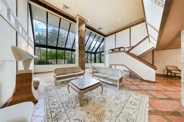 520 Brickell Key Dr A1104, Miami, FL 33131