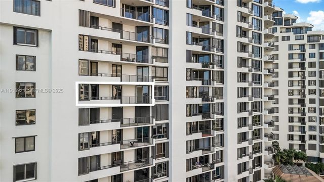 520 Brickell Key Dr A1104, Miami, FL 33131