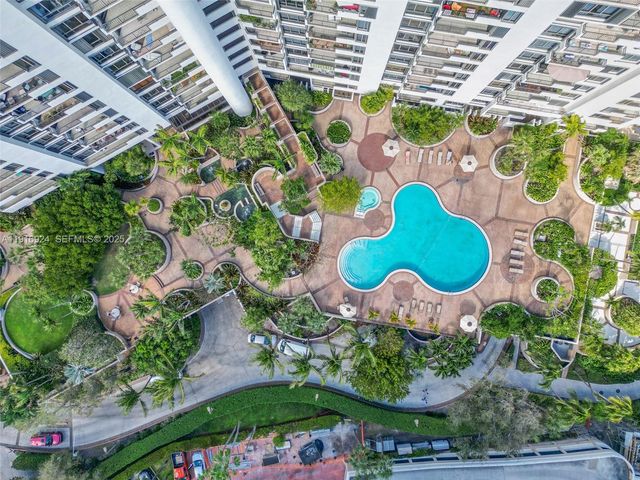 520 Brickell Key Dr A1104, Miami, FL 33131