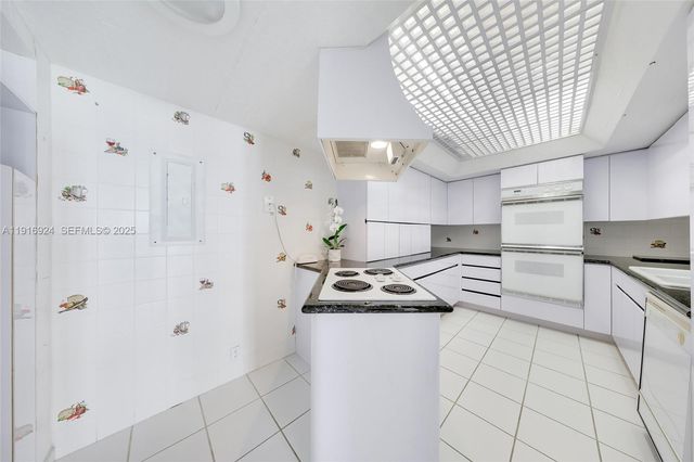 520 Brickell Key Dr A1104, Miami, FL 33131