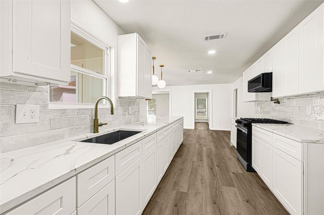 11102 Sagecanyon Drive, Houston, TX 77089