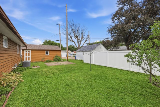 1116 53rd Street, Moline, IL 61265