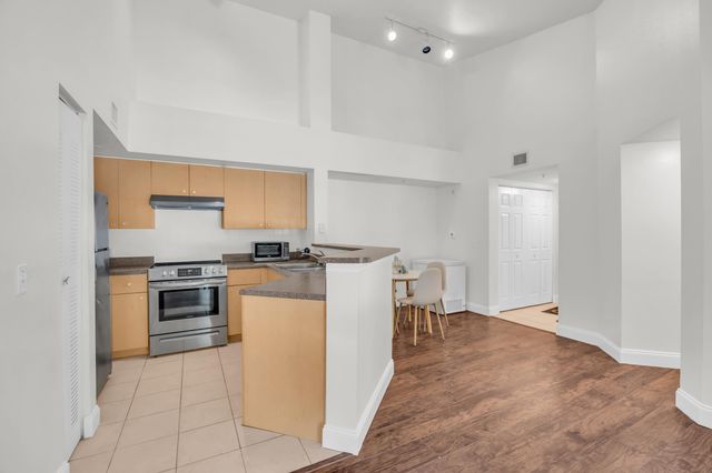 4241 San Marino Boulevard 207, West Palm Beach, FL 33409