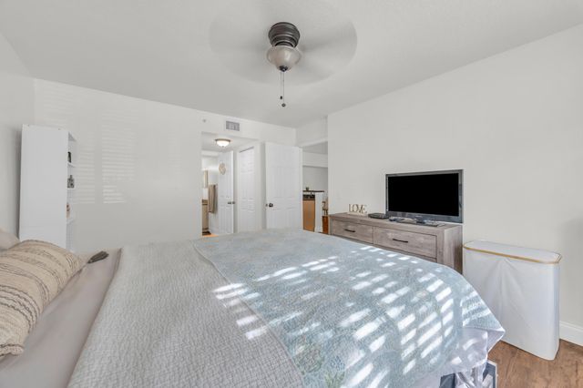 4241 San Marino Boulevard 207, West Palm Beach, FL 33409