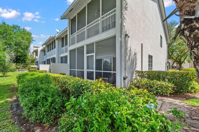 12598 Westhampton Circle, Wellington, FL 33414