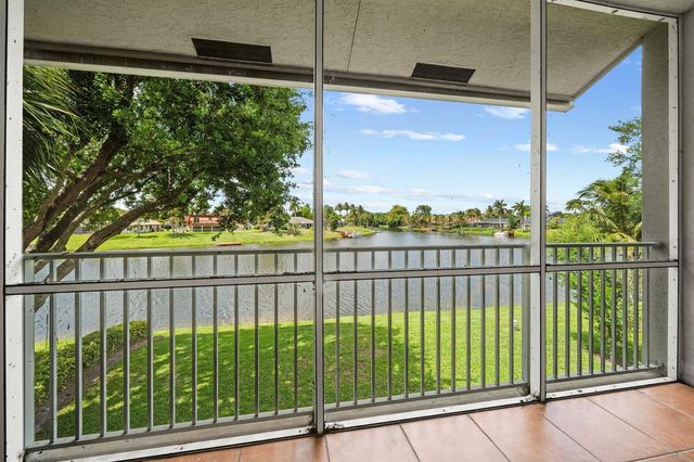 12598 Westhampton Circle, Wellington, FL 33414