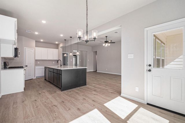 11702 Oakwood Ranch, Willis, TX 77378