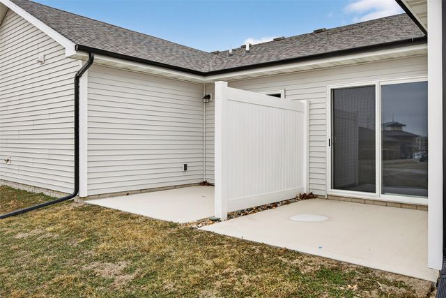 2216 Legacy Drive, Norwalk, IA 50211