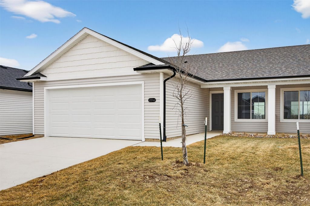 2216 Legacy Drive, Norwalk, IA 50211