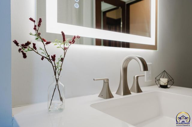 1180 SW Woodward AVE, Topeka, KS 66604