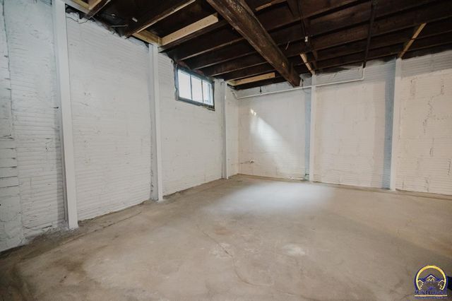 1180 SW Woodward AVE, Topeka, KS 66604