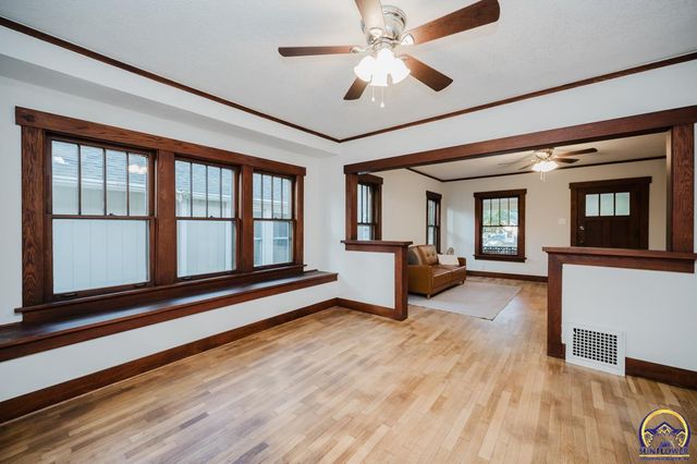 1180 SW Woodward AVE, Topeka, KS 66604