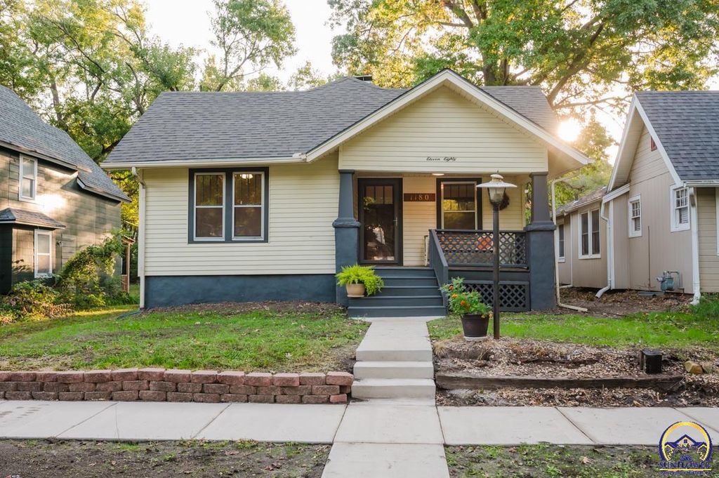 1180 SW Woodward AVE, Topeka, KS 66604