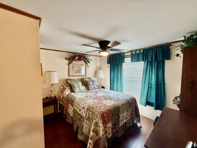 535 Mansard Island Dr, Springville, TN 38256