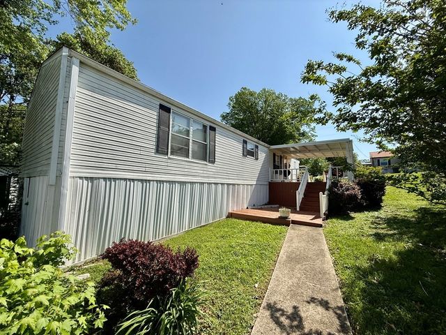 535 Mansard Island Dr, Springville, TN 38256