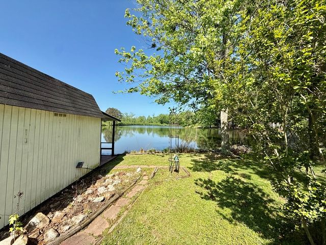 535 Mansard Island Dr, Springville, TN 38256
