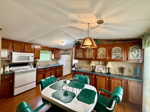 535 Mansard Island Dr, Springville, TN 38256