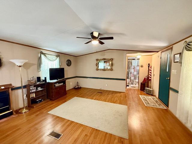 535 Mansard Island Dr, Springville, TN 38256