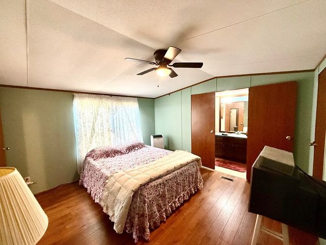 535 Mansard Island Dr, Springville, TN 38256