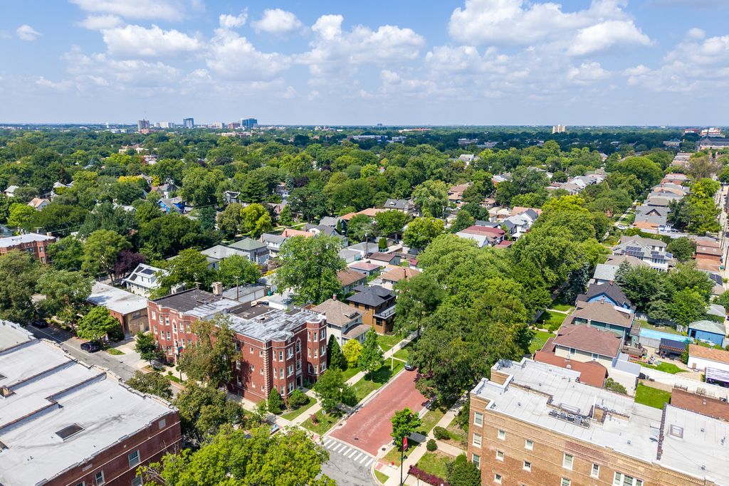 845 S Humphrey Avenue 1, Oak Park, IL 60304