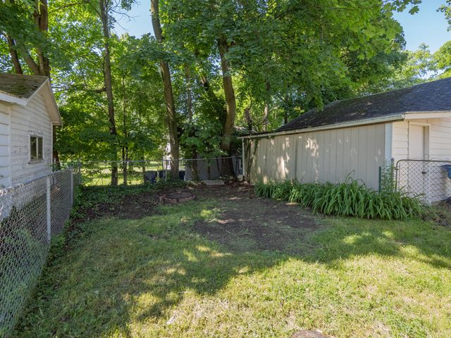 2127 W Main Street, Kalamazoo Twp, MI 49006