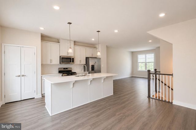 46271 MOUNT KELLOGG TER, Sterling, VA 20164