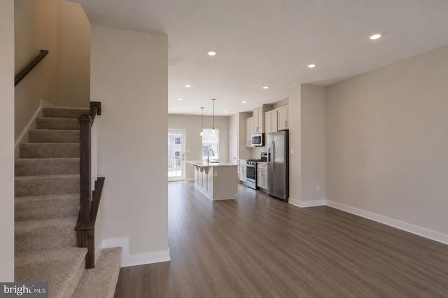 46271 MOUNT KELLOGG TER, Sterling, VA 20164