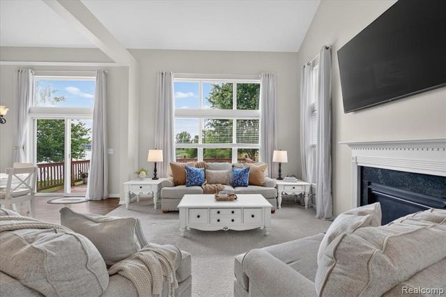 840 Cross Circle, Oxford, MI 48371