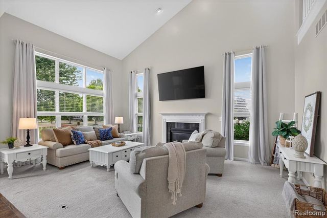 840 Cross Circle, Oxford, MI 48371