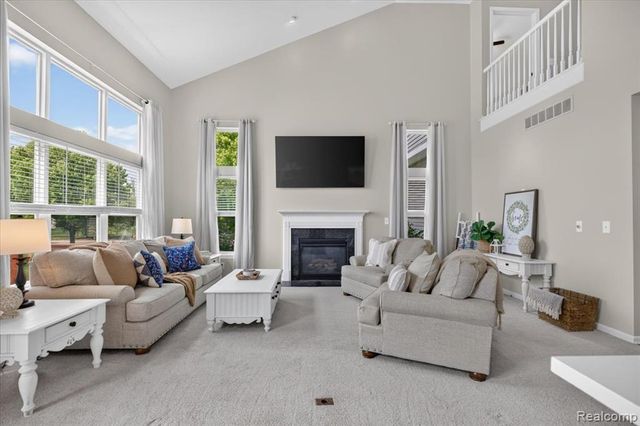 840 Cross Circle, Oxford, MI 48371