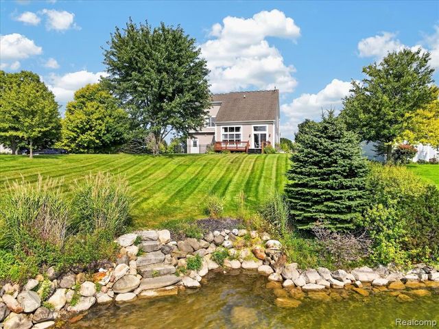 840 Cross Circle, Oxford, MI 48371