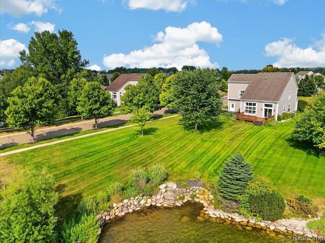840 Cross Circle, Oxford, MI 48371