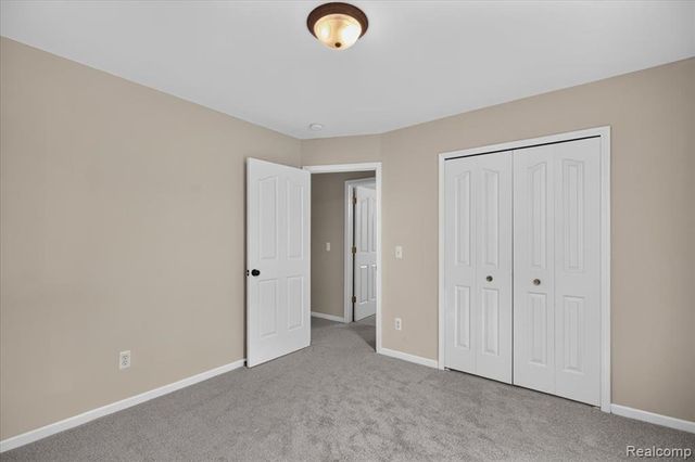 840 Cross Circle, Oxford, MI 48371