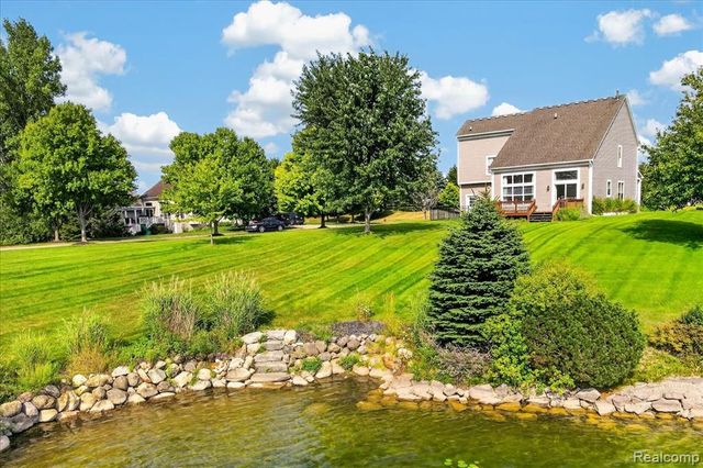 840 Cross Circle, Oxford, MI 48371
