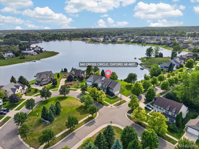 840 Cross Circle, Oxford, MI 48371