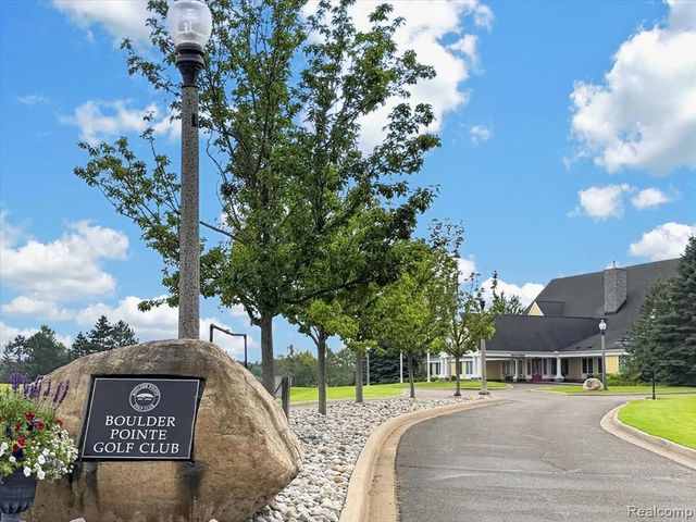 840 Cross Circle, Oxford, MI 48371