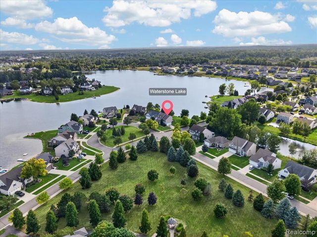 840 Cross Circle, Oxford, MI 48371