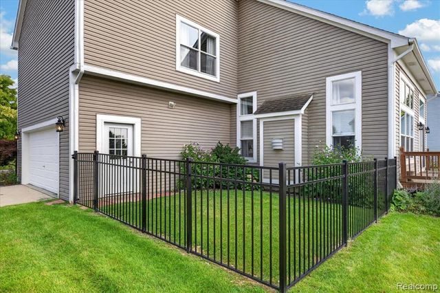 840 Cross Circle, Oxford, MI 48371